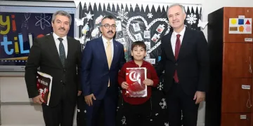 Öğrenciler Karnelerini İnegöl Protokolünden Aldı
