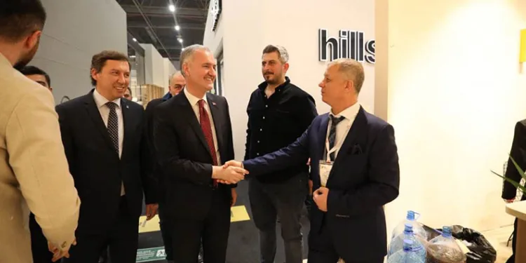 İnegöl protokolünden istanbul mobilya fuarına ziyaret