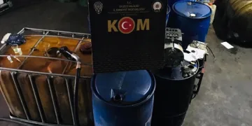 Isınmak için yakılan ateş söndürülmeyince yangın çıktı