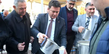 Başkan Aydın’dan vatandaşlara çorba ikramı