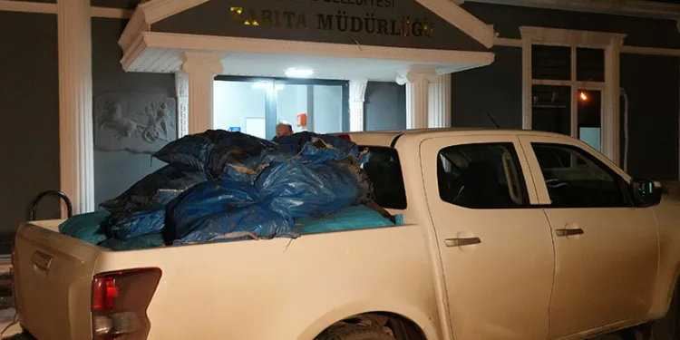 Aksaray’da tır devrildi: 1 yaralı