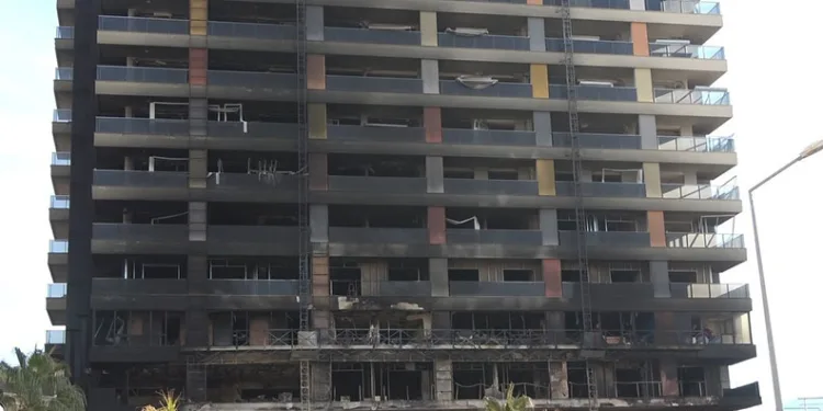 Yanan 12 katlı binanın içi görüntülendi