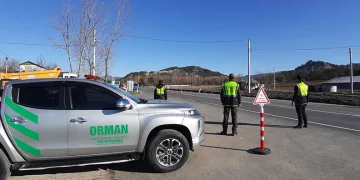 Bilecik’te hasta taşıyan ambulans kaza yaptı