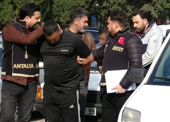 Ölümle sonuçlanan hasarlı kaza tartışması şüphelisi 4 kişi adliyeye sevk edildi