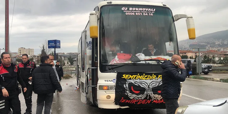 Bursa’da Galatasaray ve Göztepe taraftarları arasında bıçaklı kavga