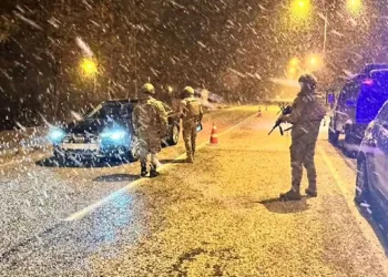 Yakıt deposundan litrelerce uyuşturucu çıktı