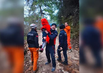 Erzincan’da bir miktar kaçak ve el yapımı alkol ele geçirildi