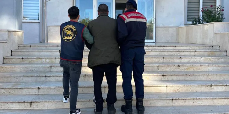 Camiyi kundaklayan psikolojik sorunları olan şahıs yakalandı