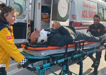 Kız kardeşinin okumasını istemeyip 5 öğretmene saldıran ağabeye 8 yıl 6 ay hapis cezası