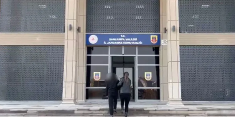 Oto boya atölyesinde çıkan yangın paniğe neden oldu