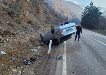 Bolu’da lise öğrencisi kendini yaraladı