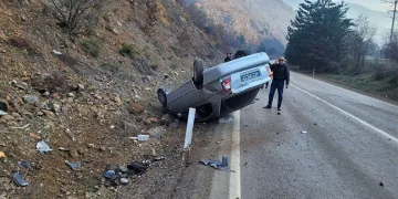 Bolu’da lise öğrencisi kendini yaraladı