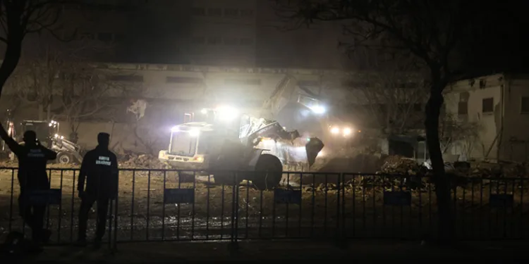 Batman’da balkondan düşen kadın hayatını kaybetti