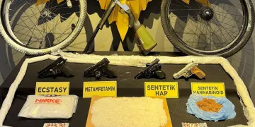 Kamyonetle çarpışan 17 yaşındaki motosiklet sürücüsü genç hayatını kaybetti