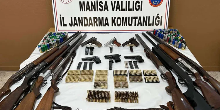 Kırıkhan’da PVC fabrikasında çıkan yangın söndürüldü