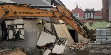Metruk bina yıkımları yeni yılda hız kazandı