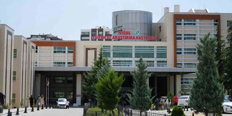Niğde’ye atanan 5 uzman hekim hasta kabulüne başladı