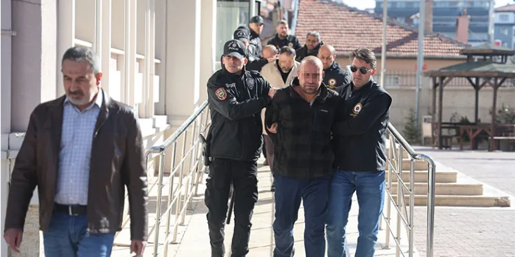 60 yaşındaki adam evinde ölü olarak bulundu