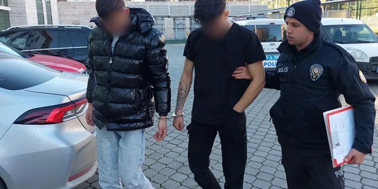 Uyuşturucu maddeyle yakalanan 2 şahıstan 1’i tutuklandı