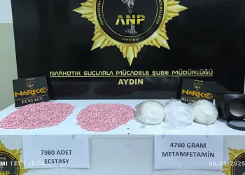 Eyüpsultan’da eşi tarafından silahla vurularak öldürülen kadın son yolculuğuna uğurlandı
