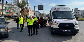 Batman’da okul servisi ile otomobil çarpıştı: 17’si öğrenci 20 yaralı