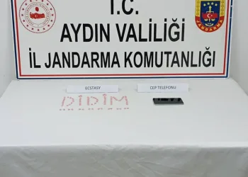 Mersin’de uyuşturucu ve silah ticareti yapan 3 şüpheli tutuklandı