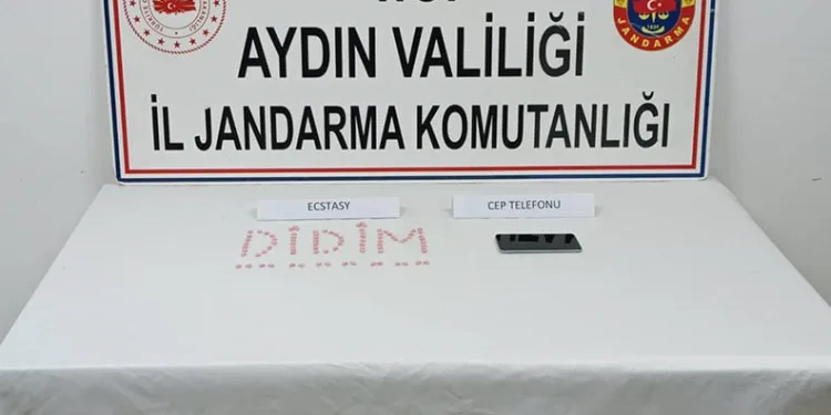 Mersin’de uyuşturucu ve silah ticareti yapan 3 şüpheli tutuklandı