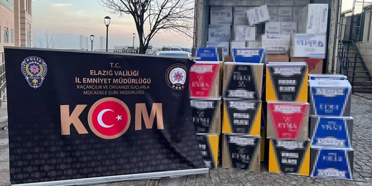 Kamyonetle çarpışan 17 yaşındaki motosiklet sürücüsü genç hayatını kaybetti