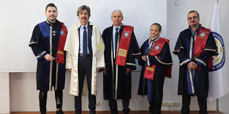 İznik’te kablolara dolanan kedi kurtarıldı