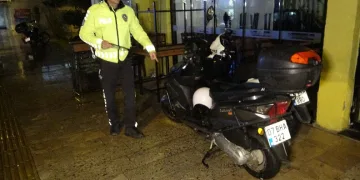 Ayvacık’ta 2 kaçak göçmen yakalandı