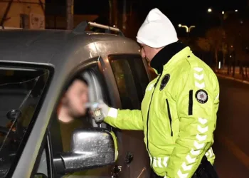 Bilecik’te kaçak alkolden 2 kişi zehirlendi