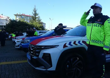 İki kardeşi arama çalışmaları İstanbul Boğazı’nda sürdü