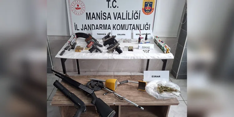 Manisa jandarmasından 2 ilçede eş zamanlı operasyon