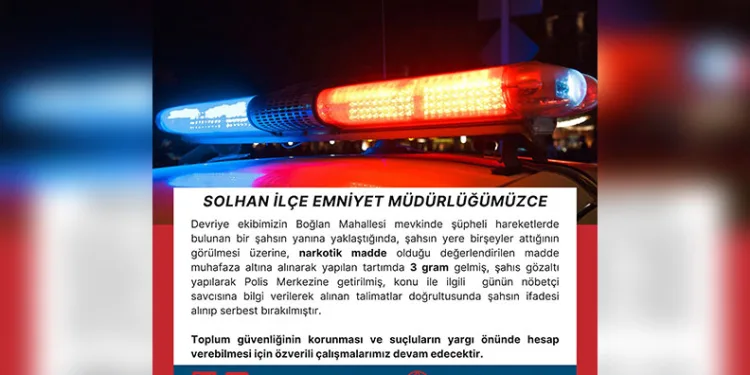 Çamura saplanarak derede mahsur kalan inek, iş makinesiyle kurtarıldı