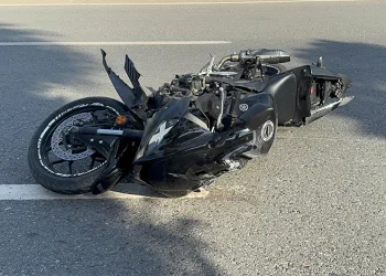 Kamyonetle çarpışan 17 yaşındaki motosiklet sürücüsü genç hayatını kaybetti