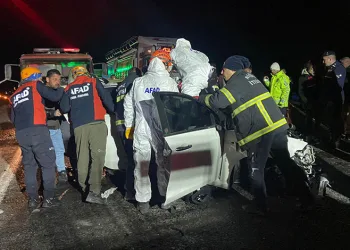 Niğde’de feci kaza: 2 ölü, 1 ağır yaralı