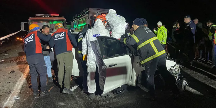 Niğde’de feci kaza: 2 ölü, 1 ağır yaralı