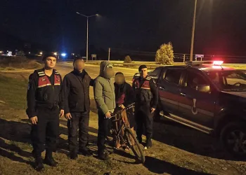 Mersin’de uyuşturucu ve silah ticareti yapan 3 şüpheli tutuklandı