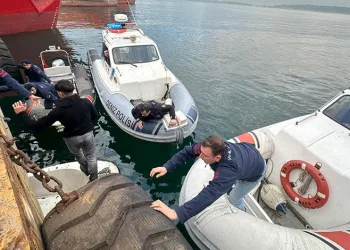 Kamyonetle çarpışan 17 yaşındaki motosiklet sürücüsü genç hayatını kaybetti