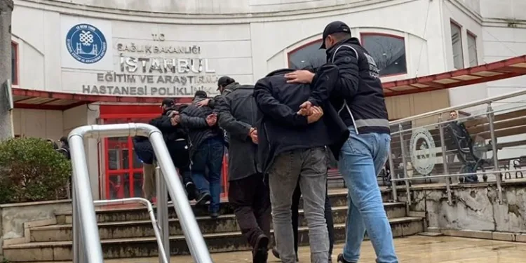 Otomobille çarpışan motosikletli genç, 11 günlük yaşam savaşını kaybetti