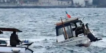 Kamyonetle çarpışan 17 yaşındaki motosiklet sürücüsü genç hayatını kaybetti