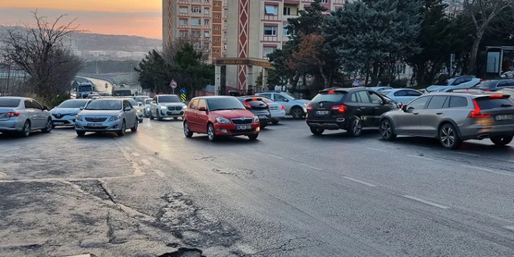 Erzincan’da bir miktar kaçak ve el yapımı alkol ele geçirildi