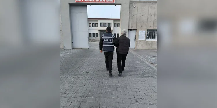 Otomobille çarpışan motosikletli genç, 11 günlük yaşam savaşını kaybetti