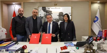Gübre yüklü kamyonun genç kadını ölüme ‘sürüklediği’ kaza kamerada