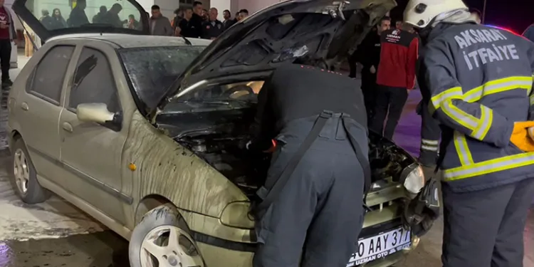 Park halindeki motosikletlere çarpıp kaçtı