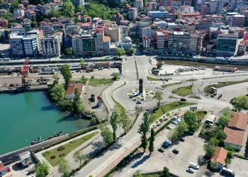 Kırıkhan’da PVC fabrikasında çıkan yangın söndürüldü