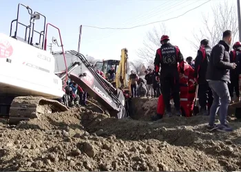Oto boya atölyesinde çıkan yangın paniğe neden oldu