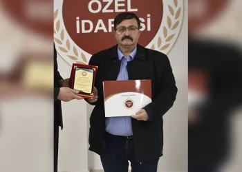Camiyi kundaklayan psikolojik sorunları olan şahıs yakalandı