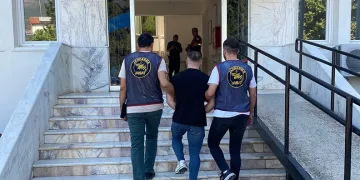Uşak’ta polis ve jandarmadan okul çevreleri ve servislere sıkı denetim