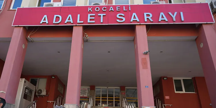 Kamyonetle çarpışan 17 yaşındaki motosiklet sürücüsü genç hayatını kaybetti